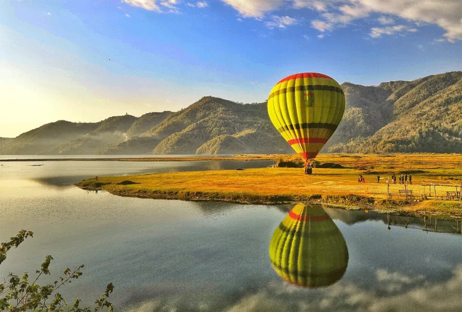 Hot-Air-Balloon-in-Pokhara